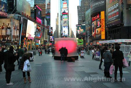 情人节之心LED发光雕塑亮相纽约时代广场