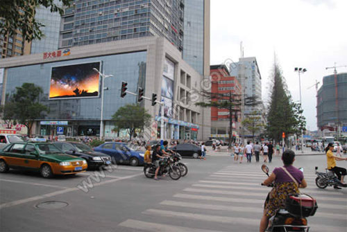 联建LED显示屏为安徽淮南百大购物中心添光彩 联建LED显示屏为安徽淮南百大购物中心添光彩