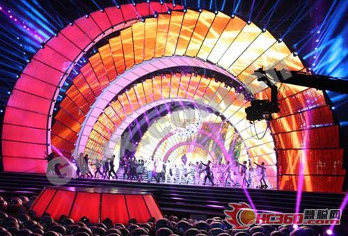 金立翔助兴“启航2012央视元旦晚会” 金立翔助兴“启航2012央视元旦晚会”