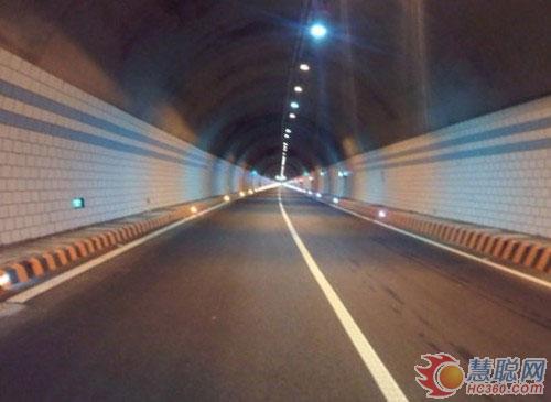 广南广巴高速全线隧道使用LED诱导标