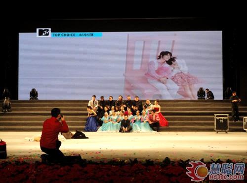 富顺电子LED全彩显示屏点缀莆仙大剧院 富顺电子LED全彩显示屏点缀莆仙大剧院