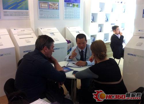 鸿利光电LED封装器件法兰克福展一枝独秀