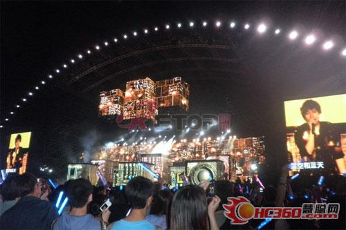 锐拓彩幕为五月天“诺亚方舟”演唱会添彩 锐拓彩幕为五月天“诺亚方舟”演唱会添彩