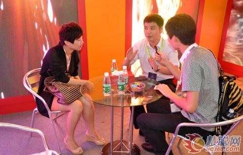 联锦光电：巨人面前比身高，才能看得更清楚