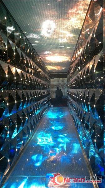 洲明科技高科技LED显示幕演绎道教文化 洲明科技高科技LED显示幕演绎道教文化