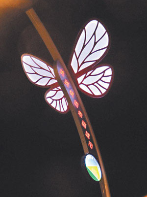 台湾桃园市区打造LED蝴蝶造型路灯