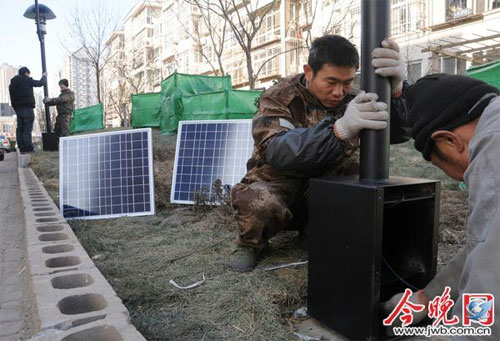 滨海新区塘沽新港太阳能LED节能灯投入使用