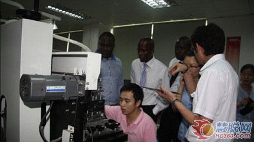 亿光LED高清系列获亲睐 安哥拉客商慕名造访