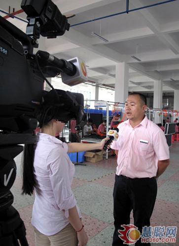 新亚胜全球最轻薄魔幻舞台亮相伦敦奥运会