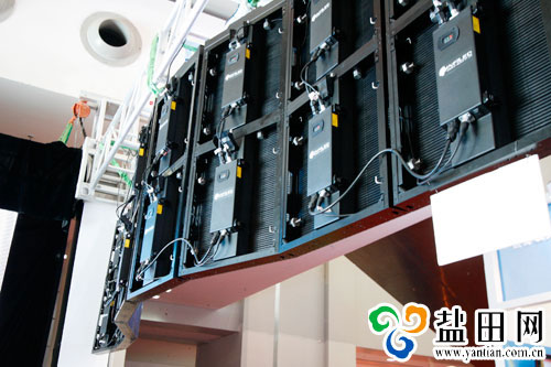 深圳“婀娜”LED显示屏高交会上吸引人眼球