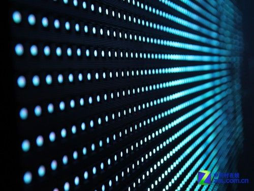 LED拼接PK全息投影 解密春晚舞台设备