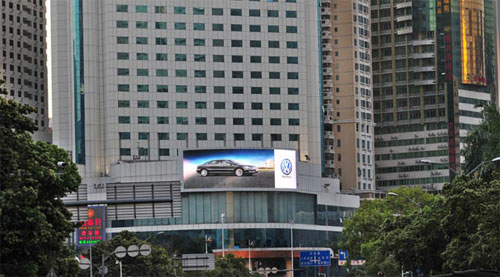 锐拓调试完成彭年酒店室外全彩显示屏项目