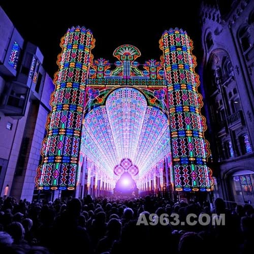 55000盏LED灯装点比利时大教堂