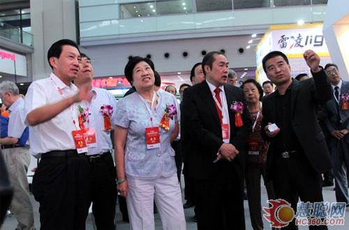 艾比森亮剑2012光博会 打造最大光电体验馆