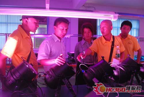 慧聪牵手团走访铭亮灯光 寻找LED商机 慧聪牵手团走访铭亮灯光 寻找LED商机