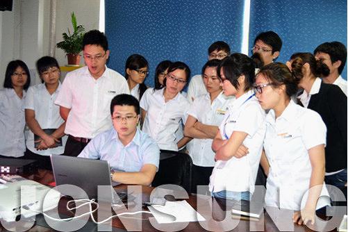 中祥创新海外市场部举行P4室内LED全彩屏产品交流会