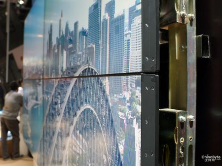 infoComm2013:三星展示超精细LED显示屏幕