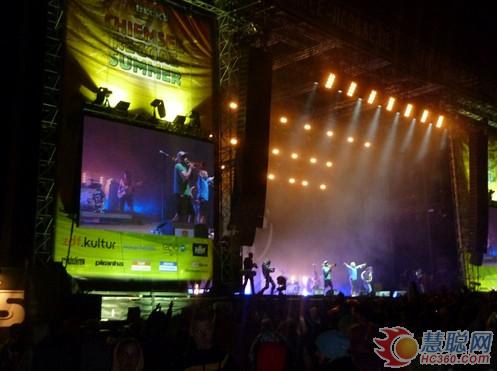 易事达LED显示屏与摇滚Fans同庆Chiemsee Rocks