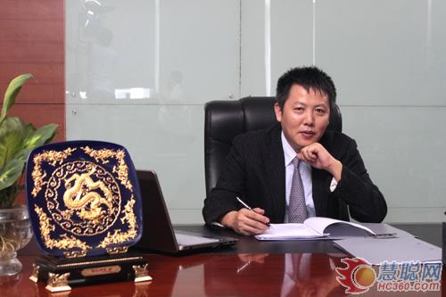 立业先立德，做事先做人——访厦门强力巨彩董事长朱志强