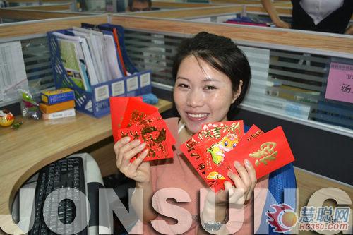 中祥创新开工首日：接客户 忙出货 派红包