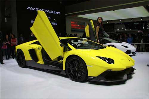 艾比森合作高端车品牌 研发车展专用显示屏