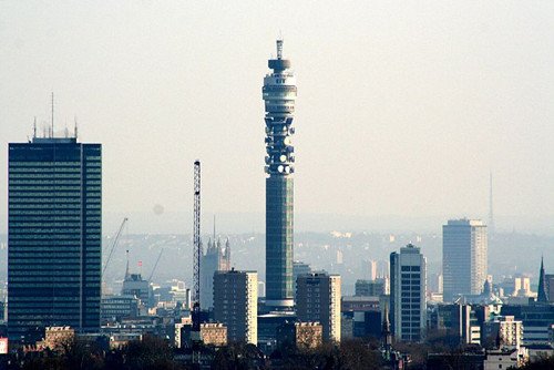 凯特王妃宝宝诞生 英电信塔LED屏播报