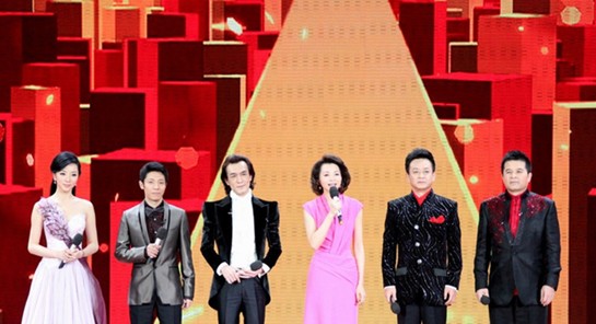 蛇年春晚LED显示屏技术赢在创新与混搭