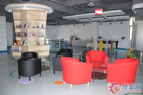 雷迪奥光电：创意显示屏绽放别样精彩