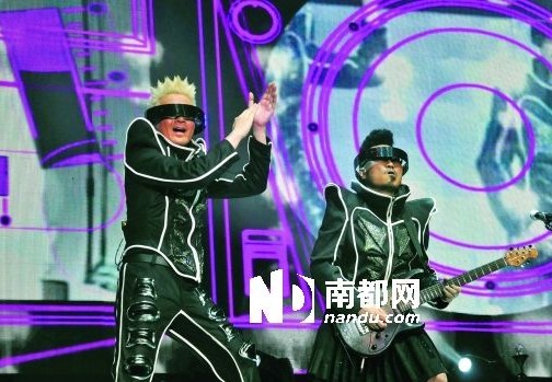 达明演唱会 歌迷评LED屏为亮点 达明演唱会 歌迷评LED屏为亮点