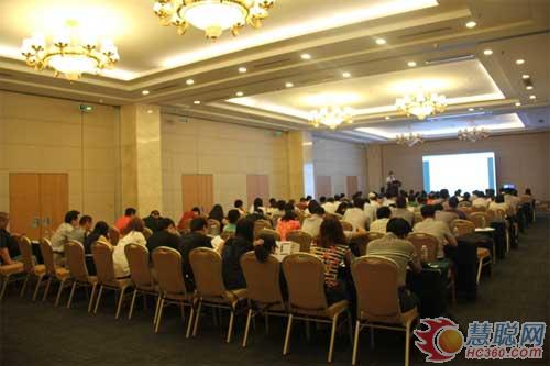 洲明科技发布UTV高清小间距LED显示屏