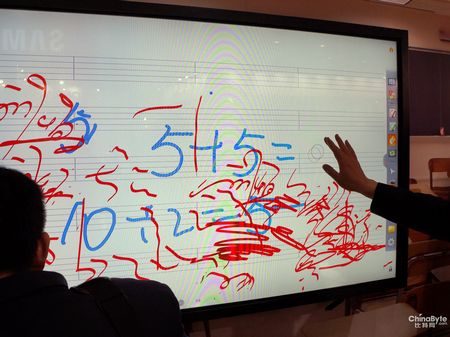 infoComm2013:三星展示超精细LED显示屏幕