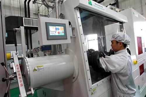 “中国造”LED芯片生产关键设备在沪下线