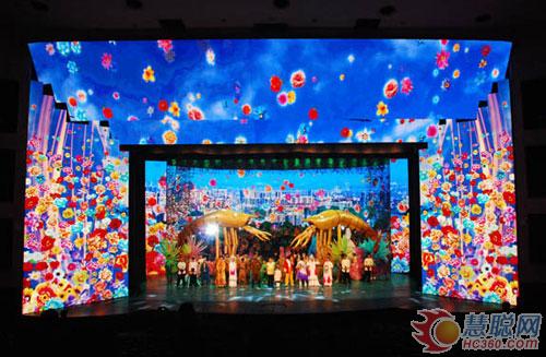 明和LED屏及舞台机械设备恢宏助阵《花鼓春秋》