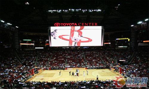 利亚德LED吊斗屏现身火箭队主场丰田中心 利亚德LED吊斗屏现身火箭队主场丰田中心