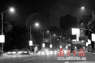 智能LED路灯“温暖”一座城