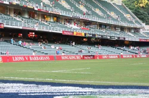 青松全彩球场LED显示屏点亮香港体育场