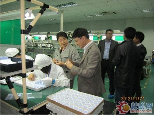 中国照协刘升平理事长莅临柏狮参观考察