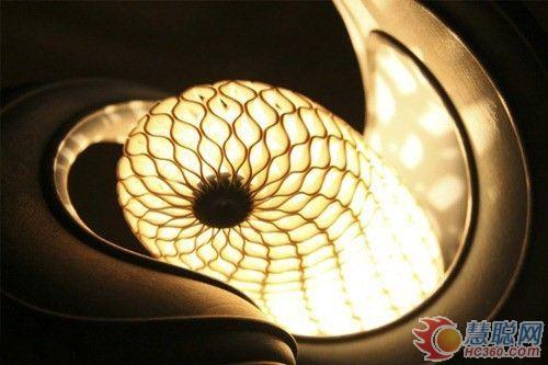 利用高级3D打印技术制作出蚕茧LED灯具