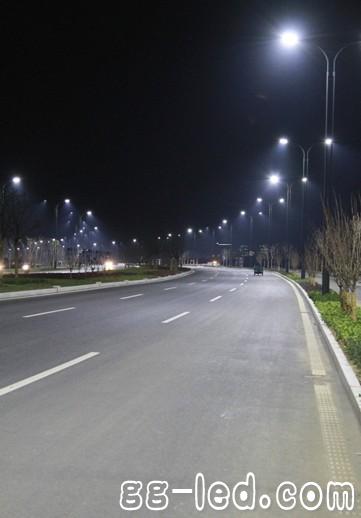 华普永明整灯光效达100lm/WLED 实现低价量产