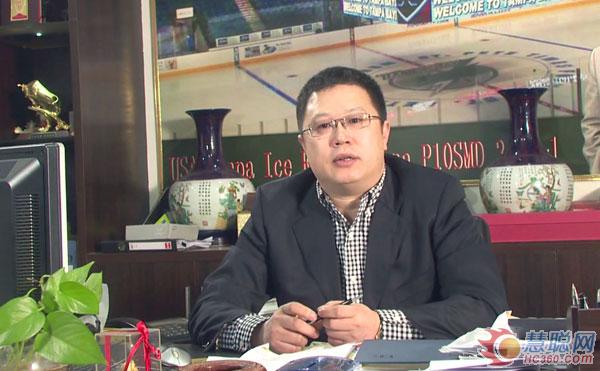 锐拓显示石耀忠获“强力巨彩”杯十佳风云人物奖