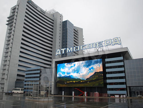 德彩光电303㎡ I系列LED屏再次亮相乌克兰