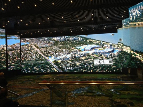 三思全彩LED显示屏展现武汉城市魅力