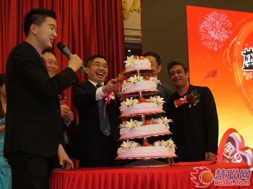 贺蓝普经销商颁奖典礼暨十周年庆典顺利召开