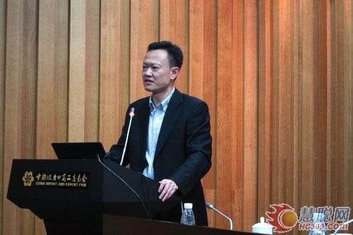 小间距LED屏测试标准发布会火爆广州LED展