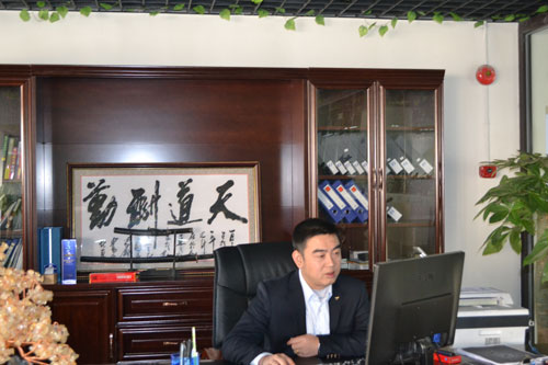 喜迎2014 慧聪LED屏网携精英企业马上送祝福