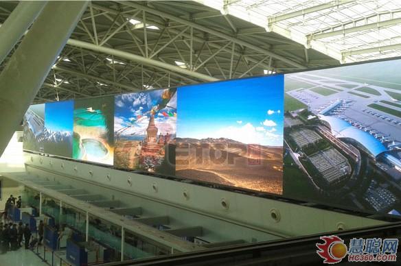 锐拓显示亮彩济南国际机场