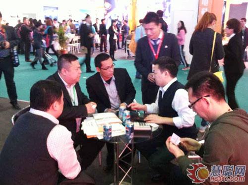 高朋满座 2014广州LED展中祥创新引媒体关注