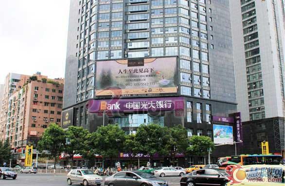 锐拓打造贵阳中心商业圈最大户外广告屏