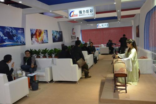 多屏出击 强力巨彩亮相2014年广州LED展