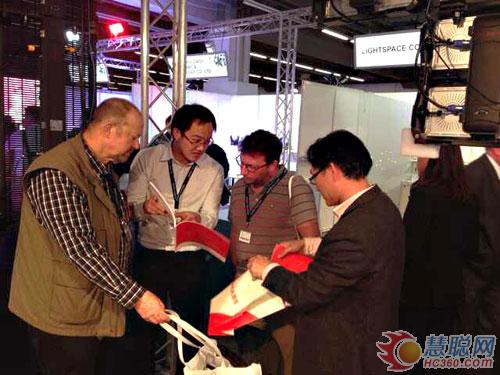 康佳视讯新品引爆德国法兰克福PLS展会
